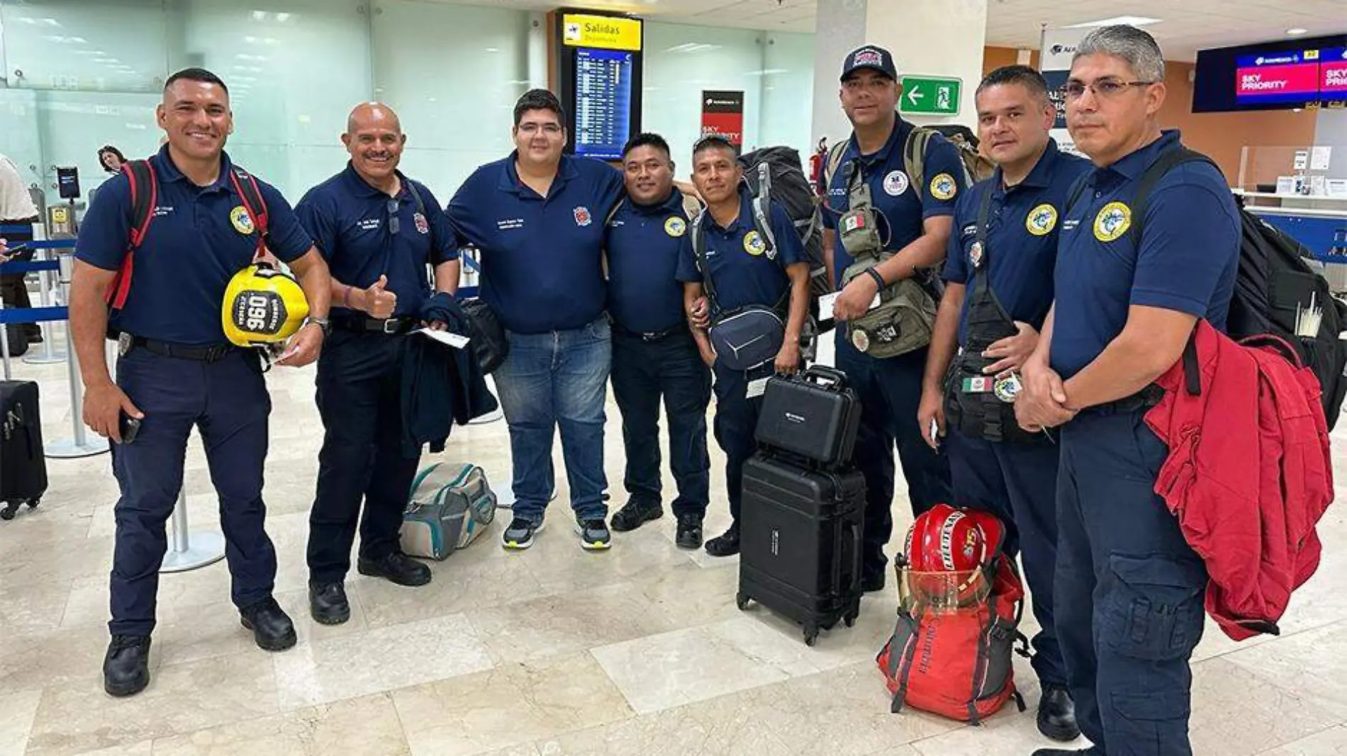 Bomberos de CSL viaja a acapulco